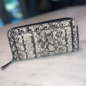 Nine West Wallet Snake Skin Style Pattern NWT